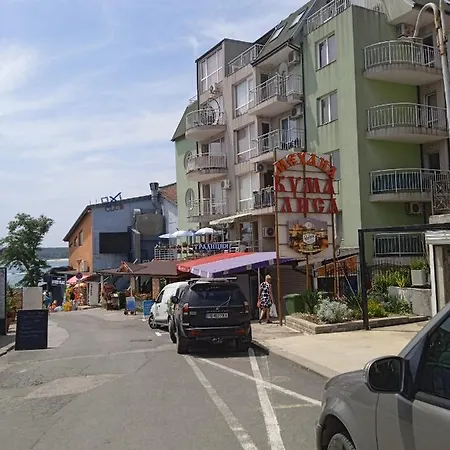 8 8 Lägenhet Primorsko