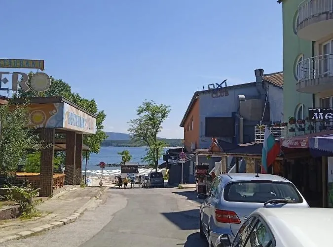 8 8 Apartment Primorsko